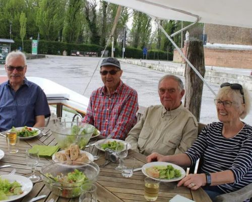 Abendessen auf dem Aussendeck Abendessen auf dem Aussendeck