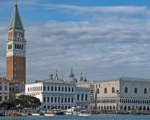 Blick vom Hausboot auf den Markusplatz Blick vom Hausboot auf den Markusplatz