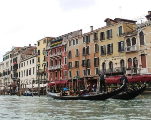 Gondoliere im Canale Grande Gondoliere im Canale Grande