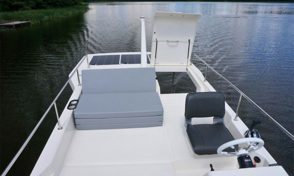 Außenbereich des Hausboots Suncamper 35