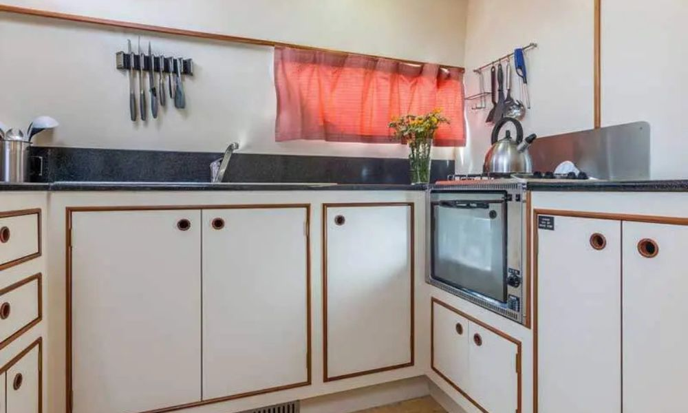 Hausboot Europa 400 Kueche