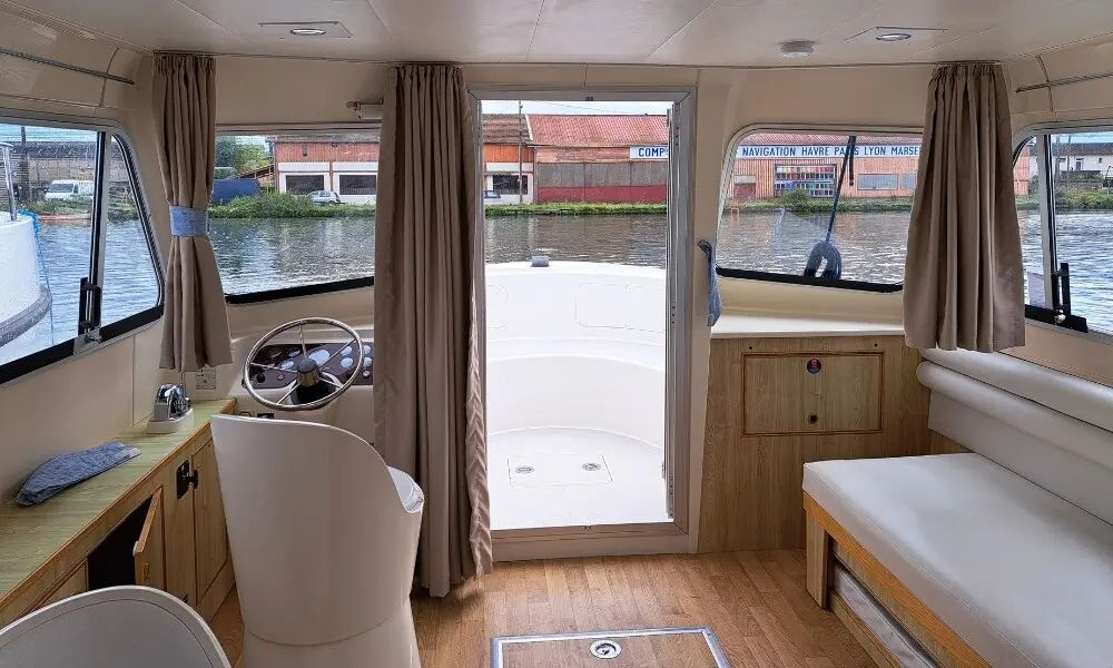 Hausboot Salsa Salon vorne