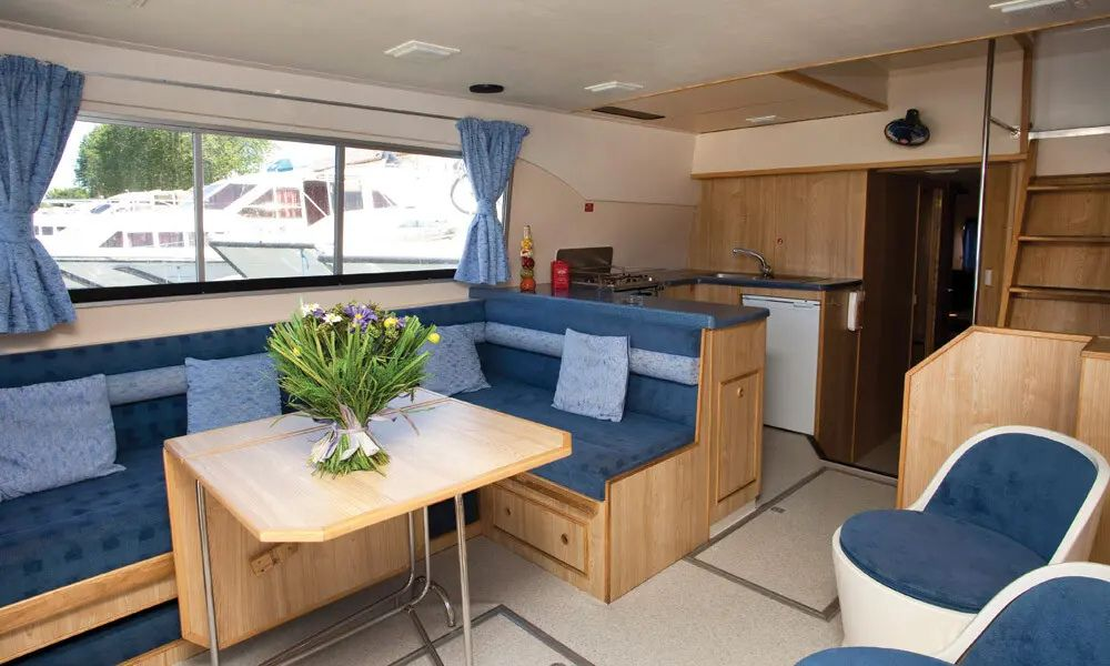 Hausboot Salsa Salon